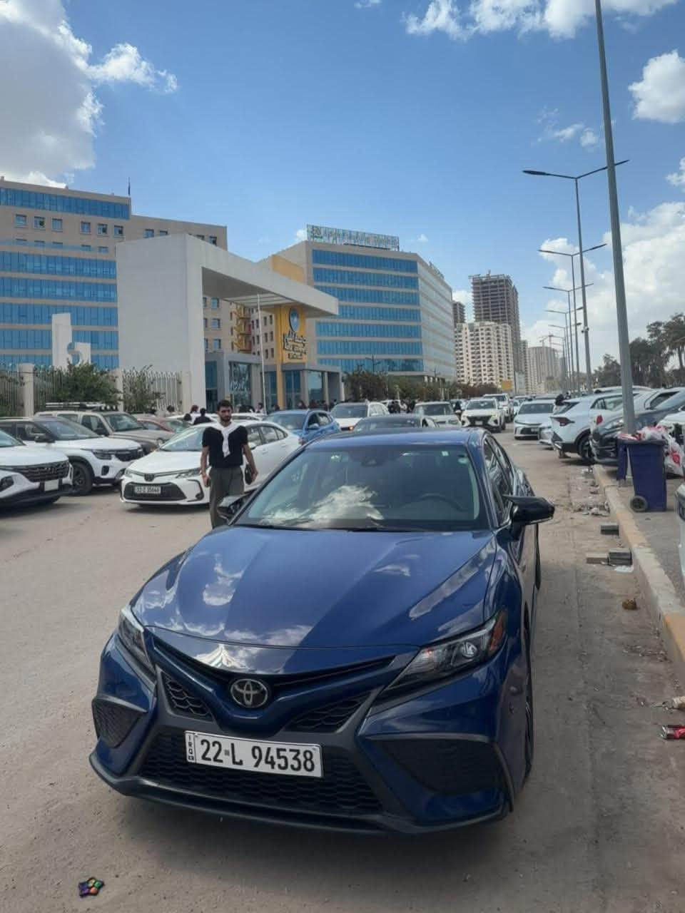 كامري 2024 se للبيع وارد أمريكي 
 
بانزين رقم أربيل 
مواصفات se :
1- كشنات جلد 
2- رادارات امامي وجانبي 
3- بصمه 
4- فول تحكم ستيرن 
5- شيفتات استيرن
  باقي المواصفات معروفه 

حادثه كلش خفيف فقط وجه الصندوق صبغ فقط 
البجم كفااااله 
السياره ماشيه 41  كيلو 
السياره جاهزه من كلشي ونضيفه وجديده
للتواصل ***********
