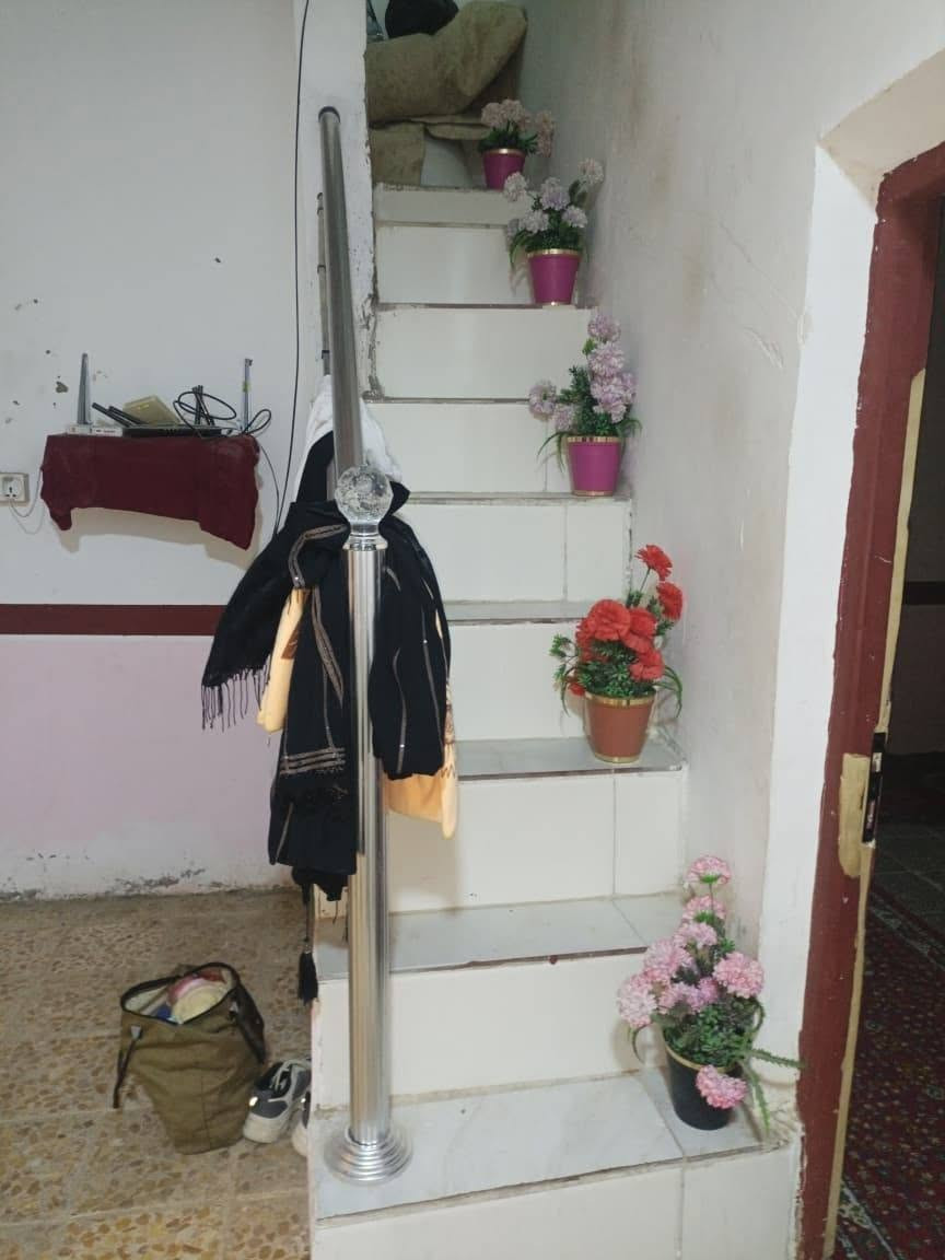بيت ١٥٠م للبيع :
غرفتين وصاله واستقبال وتخاريج بالرحمة ب٤٥مليون.

للاستفسار اتصلوا 

***********
