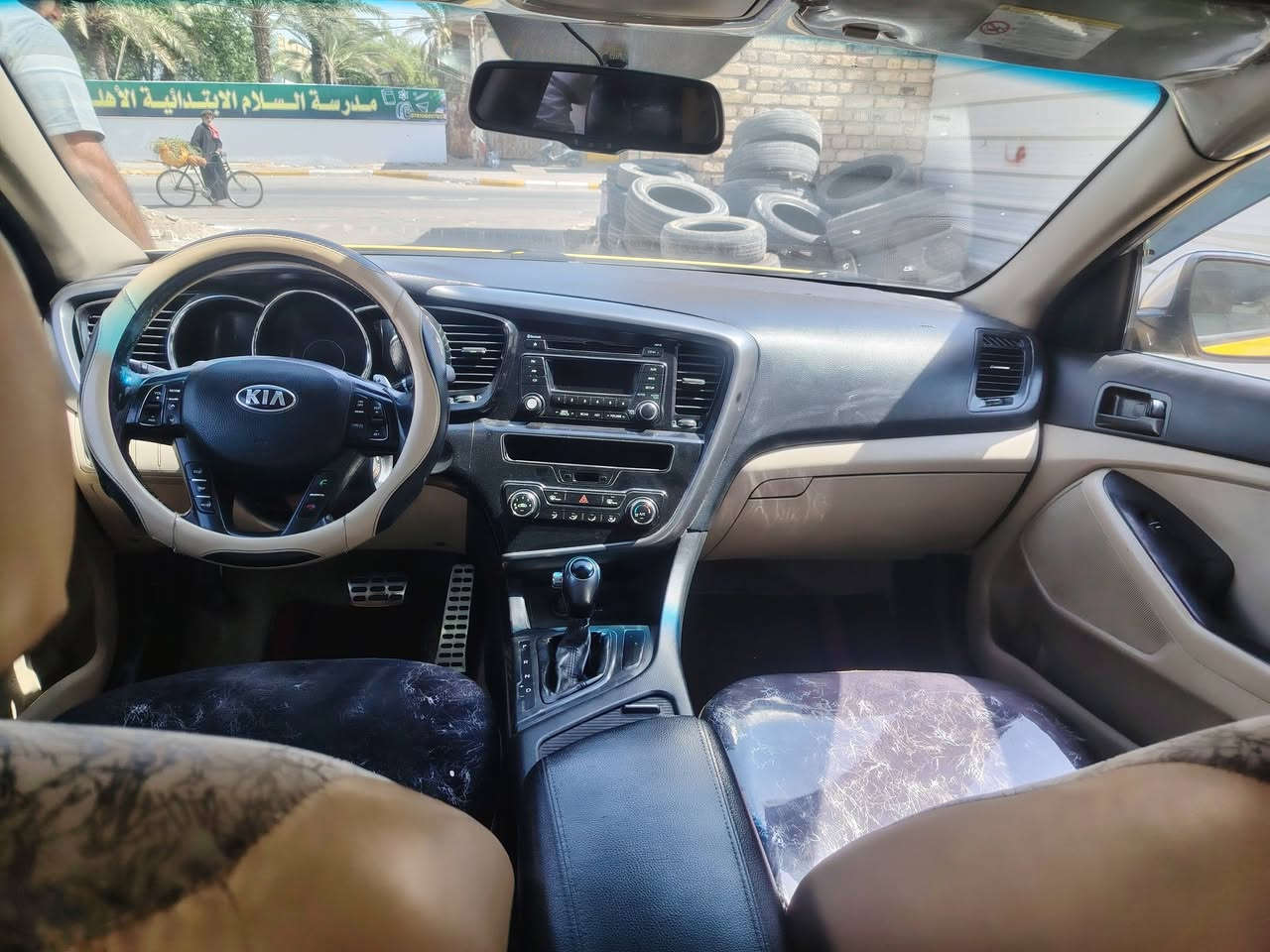 السلام عليكم كيا اوبتيما موديل ٢٠١٣ خليجي ٢٤٠٠ بدون تبديل سياره جاهزه وحلوه بيه فقط دحجه بصيطه خطه نجف سماوه مكانه السماوه السيارة من فضل الله جاهزه للأخير ***********
