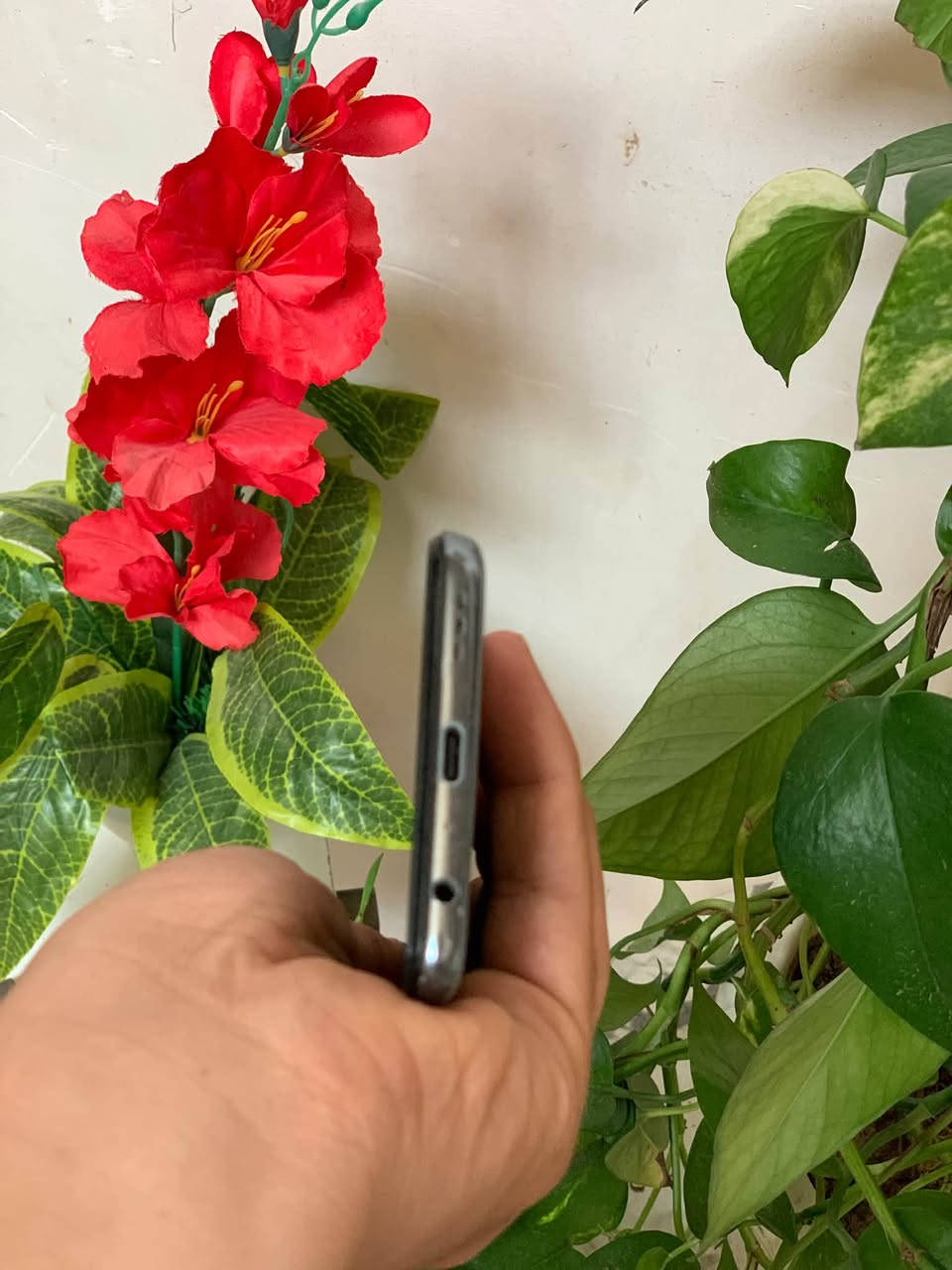 Realme GT Master Edition 5G
للبيع جهاز كلش حلو ونضيف 
ذاكره ٢٥٦ رام ١٦ معالج سناب دراكون ٧٧٨g
بطاريه ٦٠٠٠ عملاقه دبل سيم جهاز فقط مبدل شاشه بس قطعه اصليه من جهاز لجهاز ودكمه لتعلي الصوت ميشتغل يتصلح ب٣الاف بكل مكان سماعه داخليه وخارجيه شغاله سيم كارت كلها شغال شرط تجي تفحص جهاز اي عيب ثاني مابي سعر (100) وبي مجال حك الجيه ومتواجد خاص
