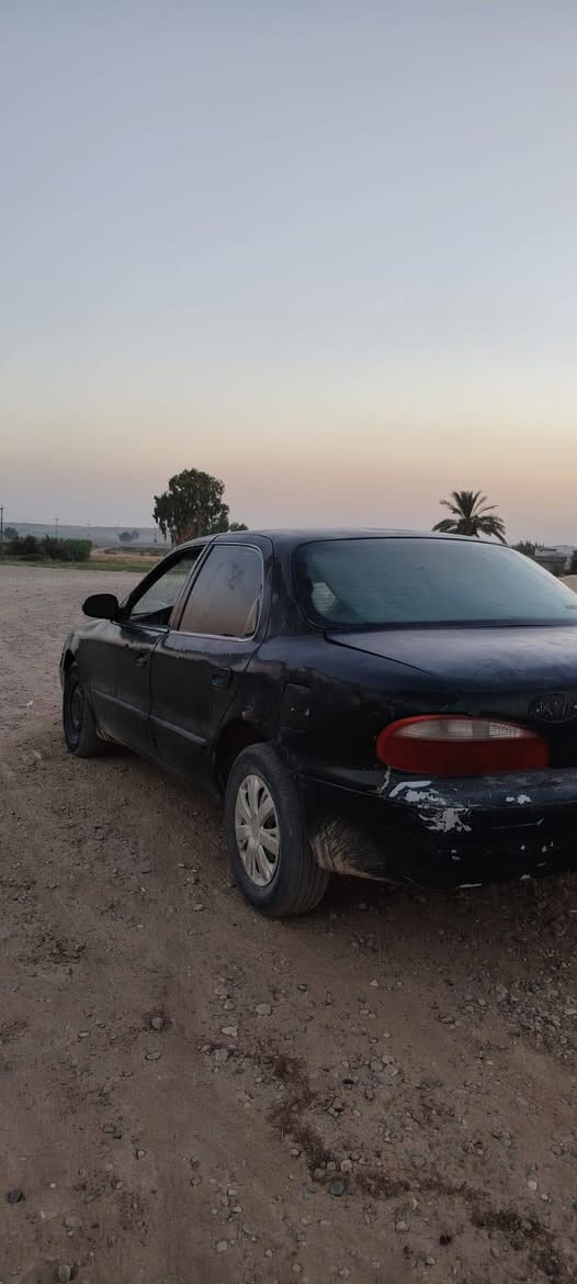 السلام عليكم للبيع 
كيه كريدوس محرك زين كير شديتو مال كصه الصجمه مالت البك فلتت ومافتحته بعد تواير حلوات صدر زين كهربايات شغاله
باتري جديد  مكان العلم اربيضه السعر 900 وبيها مجال ***********
