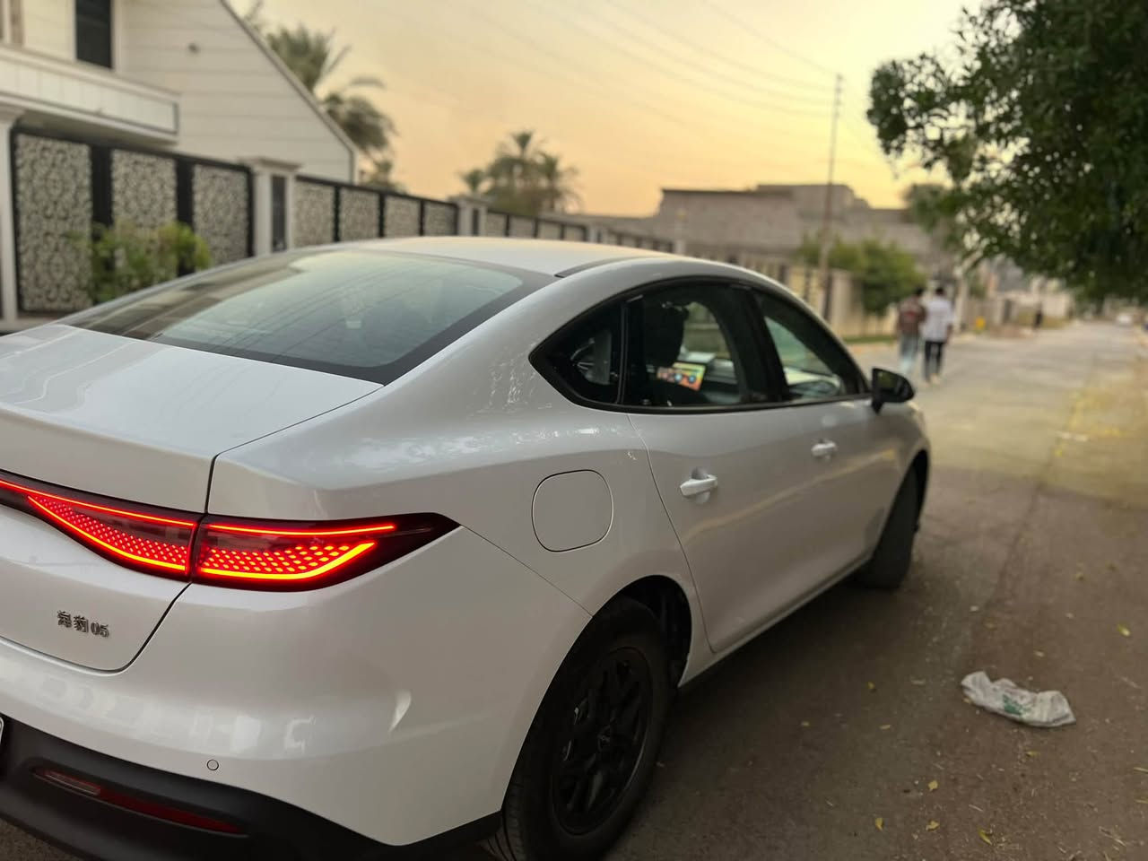 سلام عليكم
بي واي دي سيل 5 2025 ماشية 10الاف ونص مكفولة كفالة عامة السيارة جديدة على وضع الشركة مغلف كشنات مكاني بغداد
***********
