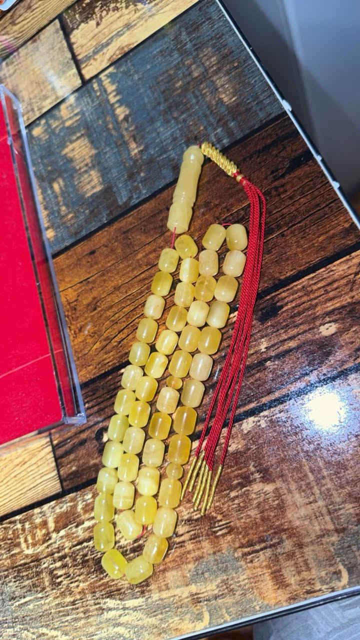 السلام عليكم سبحه كهرب حر طبيعيّ فرز  دتاخذ لون كصه كويتي
وزن المسباح  :38 غرام 
عدد الحبات :  49 حبه  
 سعر الغرام :  5 دولار 
 تواصل : ***********

