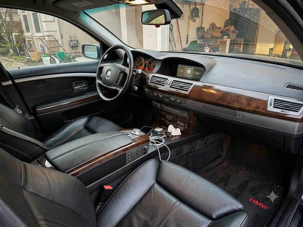 للبيع سيارة BMW الفئة السابعة (745i - باخرة) موديل 2004، محرك 8 سلندر قوي وناعم. ​المحرك والكير: حجم 745 بحالة ممتازة  حدادية جديدة بالكامل. ​تبريد ثلج  دواخل سوده جديدة ونظيفة جداً . تخم تاير جديد. ​بيها قطعه صبغ حسب علمي، ابيع حزام (غير مفحوصة سونار). الرقم: البصرة. ​الموقع: ميسان  السعر: 110 ورقة ($11,000) ومجال بسيط للجادين فقط. للتواصل والاستفسار (اتصال / واتساب): ***********

