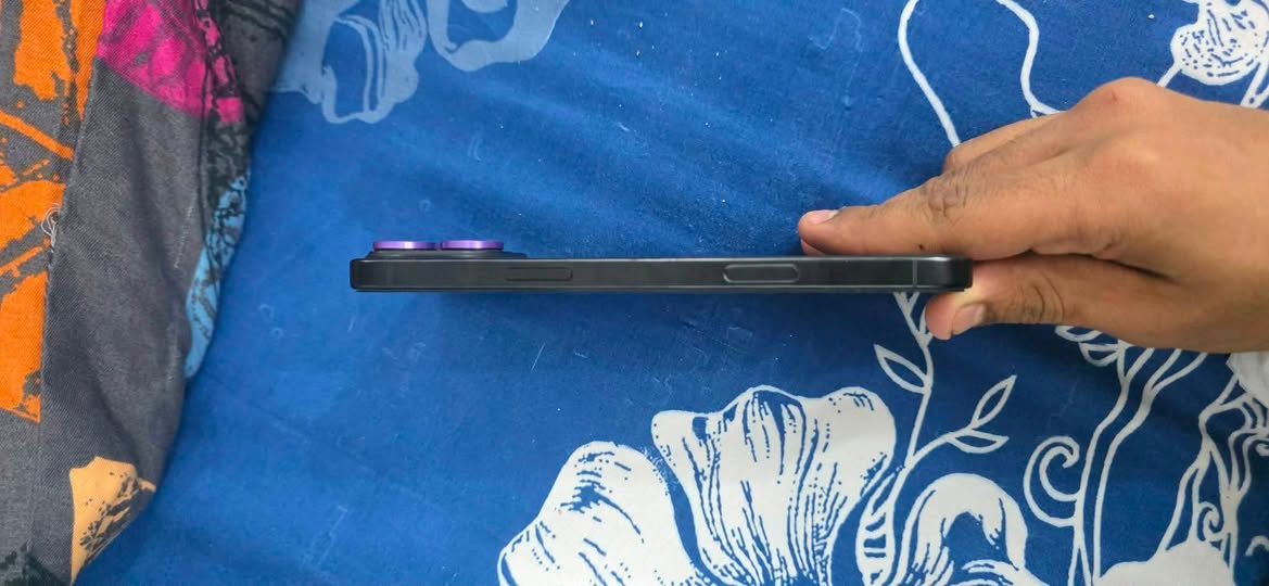 سلام عليكم ايفون 16 Pro Max للبيع البطارية 92 الذاكرة 256 الجهاز نضيف كلشي ما مبدل بي تجي نروح اني وياك نفحصه السعر1350 مكاني بغداد البياع الرقم ***********
