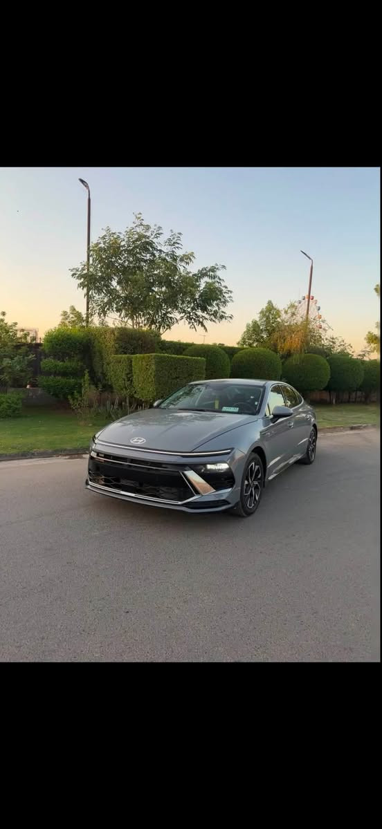 السلام عليكم
🚘سوناتا 2024 نص فول اسمنتي 
🇺🇸 وارد أمريكي
ماشيه: 49 ألف فقط
السعر :150وبيها مجال بسيط 
⚠️السياره بدون دواخل وشواصي شرط الفحص 
وبدون ايرباك 
سيارة حلوة ومرتبة وتستاهل المشاهدة
🔑 بصمة وتشغيل
 كشنات كهرباء
وبعد اكو هواي مواصفات بيها 
✨ شكل 2024 وأنيق جداً
📍 الموقع: بغداد حي الجامعه 
             📞 للتواصل؛ 
*********** او ***********
