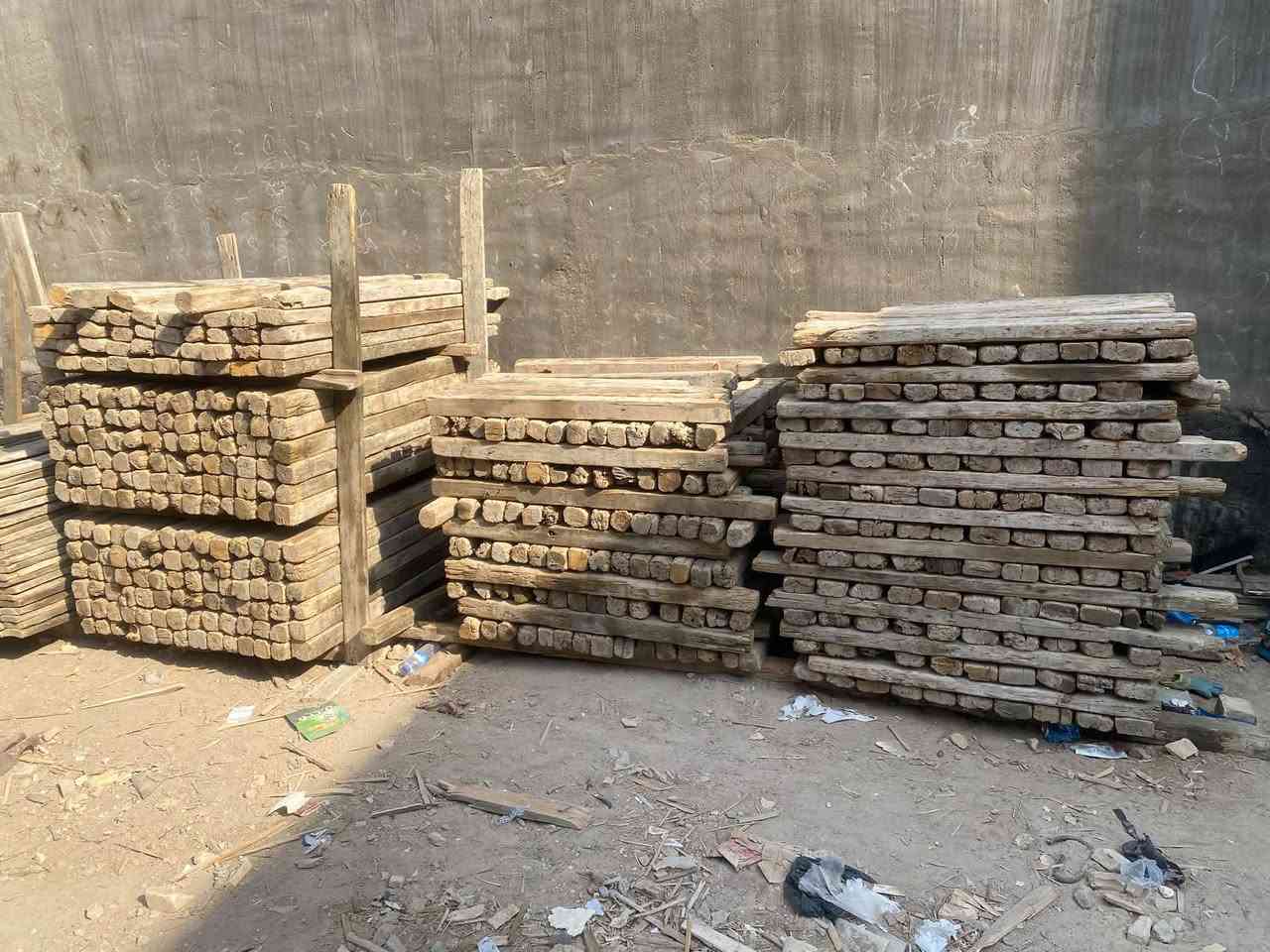 قالب خشب للبيع يدك مساحه 500 متر العدد 24 مكعب اله ربع
العنوان حله 
***********
***********
