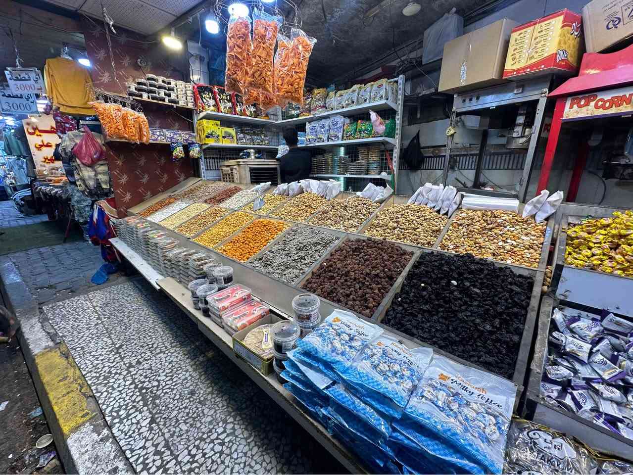 ميز حلويات • كرزات • كربلاء
