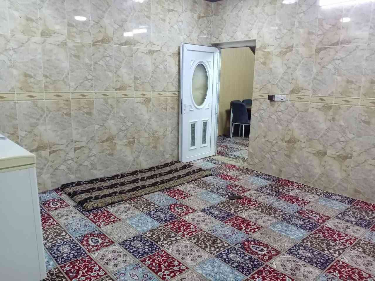 بيت للبيع ب جبراوه مساحه 200 متر بيه غرفه نوم و هۆل داخلي و استقبال 6طول عرض 5 مطبخ حار و بارد بيتونه كبيره حديقه خارجيه و حديقه داخليه على الشارع الرئيسي السعر 35م ***********
