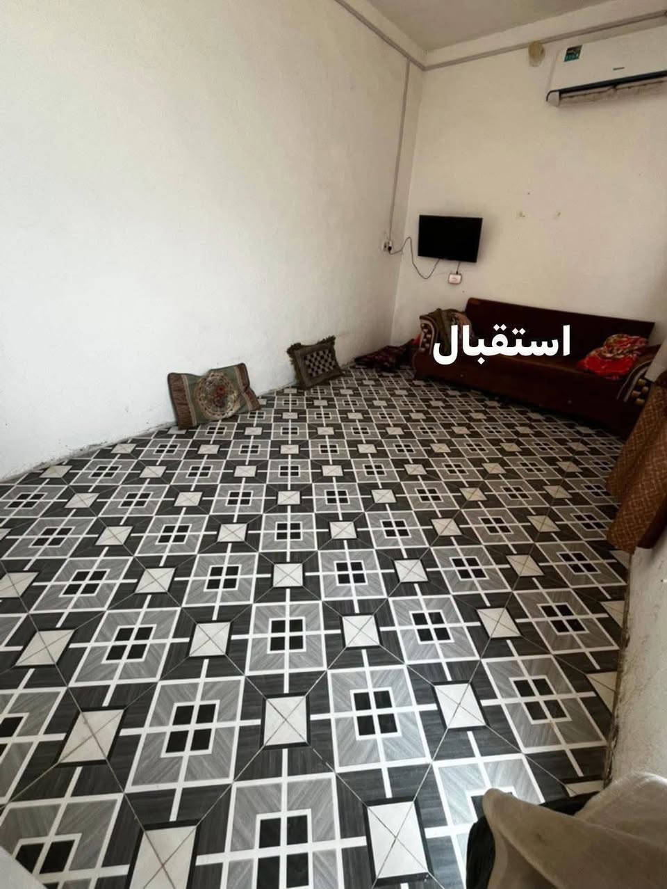 للبيع للبيع
#دار زراعي أسهم 
#منطقة حي الاعلام الزراعي 
#المساحة 260 متر عكادة
#قرار محكمة
#الموقع حي الاعلام شارع السيراميك نزلة مذخر الادوية
يحتوي على غرفتين وصالة وبراني ومطبخ ومجمع صحيات داخلية وخارجية وحديقة وطارمة
السعر 55 وقابل للتفاوض 
للاستفسار اكثر مراسلتنا على الخاص او الاتصال على الأرقام التالية أو مراجعة مكتبنا 
مكتب الفخامة للعقارات في السماوة 
الواقع في منطقة الحكم قرب مكتب العصائب القديم ومقابل باب متنزه الزهور
***********
***********
***********
