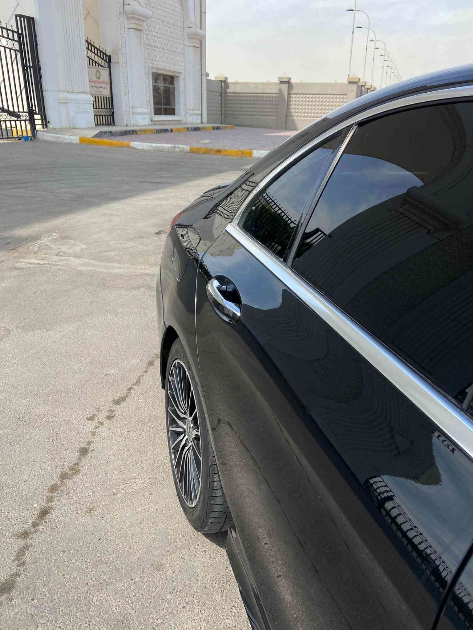 السلام عليكم
الحلوه محبوبة الشباب والبنات للبيع فقطط

مارسيدس بنز 

الحجم C300

موديل 18

رقم بغداد ومكاني كربلاء تحويل ثاني يوم بسمي سيارة

وارد امريكي

المواصفات

- تحكمات استيرن

-كشنات جلد 

- تجوه الرئس والكشنات كهرباء +تدفئه

-مري جانبيه+ وسطيه كهرباء

-كامره خلفيه 360

-رادارات جانبيه واماميه

-شاشه اعطال داخل الدشبول

-انظمة قياده متعدده (5) انظمه

-تجي بمحرك 4 سلندر تيربو عائليه اقتصاديه جدا 

واذا اتحبه رياضيه 

-شفتات استيرن للقياده الرياضيه

-اناره اماميه 8 عدسات LEDمن شركة مارسيدس

-اناره خلفيه LED

-ماوس وسطي للتحكم بالسياره 

-اناره ترحيب

-بصمة تشغيل  اربعه ابواب

-صندوك كهرباء

-نظام خزن الاستيرن ومقعد السايق عند التشغيل ( ميموري)

-السياره جاهزه بدون مشاكل او اعطال

-فتحت سقف ( سلايد ) 

-السيارة ما بيه اي عطل سليمه من كلشي

وباقي مواصفات  الC300 

سياره وارد امريكي  حادث جاملغ الايسر جداً حادث خفيف اي ابو سونار وين ما يعجبك 

( السعر حيكون  جدا مناسب بالنسبه لخواته $235 )

واي استفسار اني حاضر

***********

وتساب متواجد 24 ساعه

( امير الميالي )
