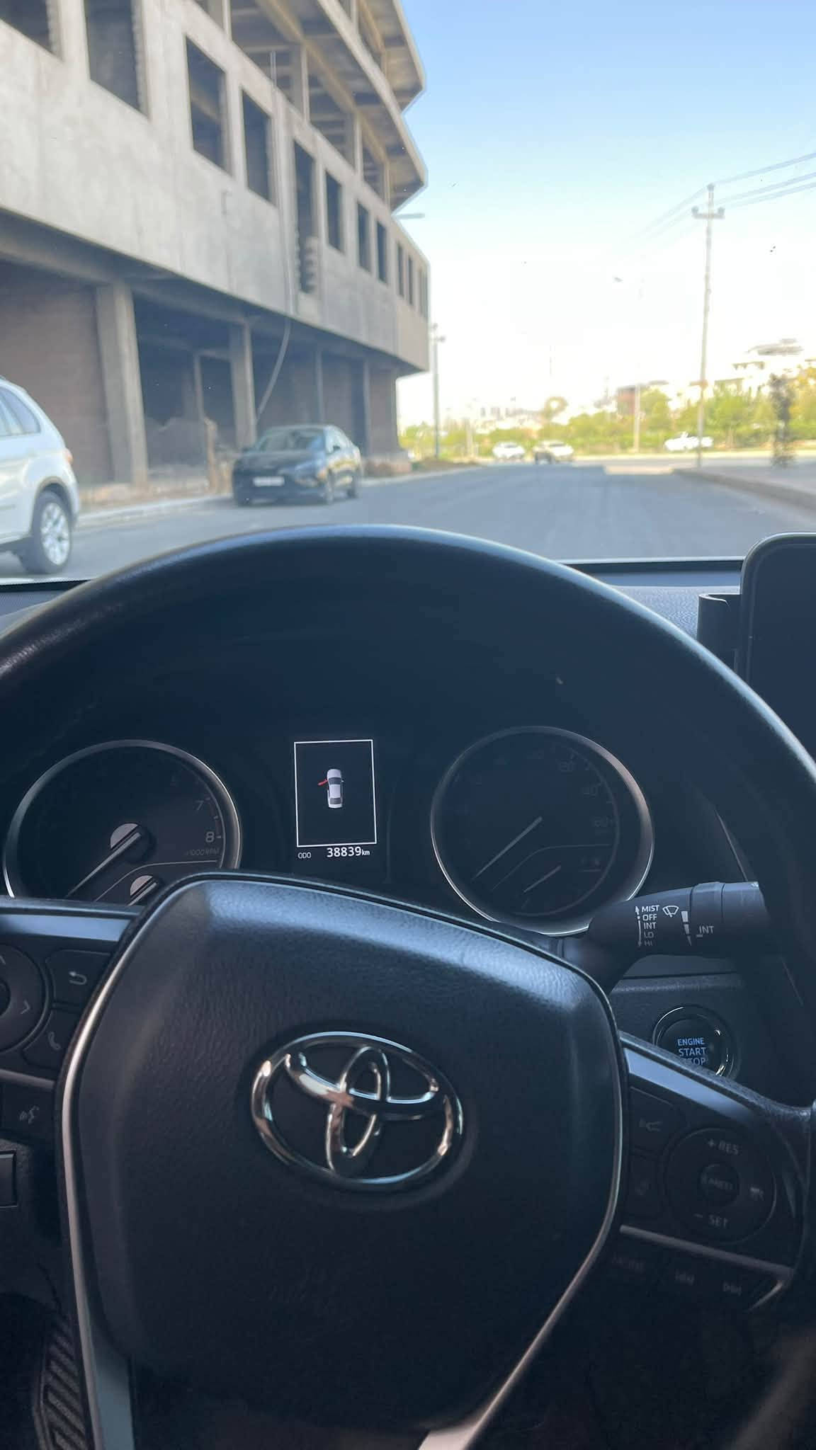 سلام عليكم
Toyota camere 
موديل 2024 
موصفات LE 
لون سمنتي 
رقم : *********** 
اسيا: ***********
