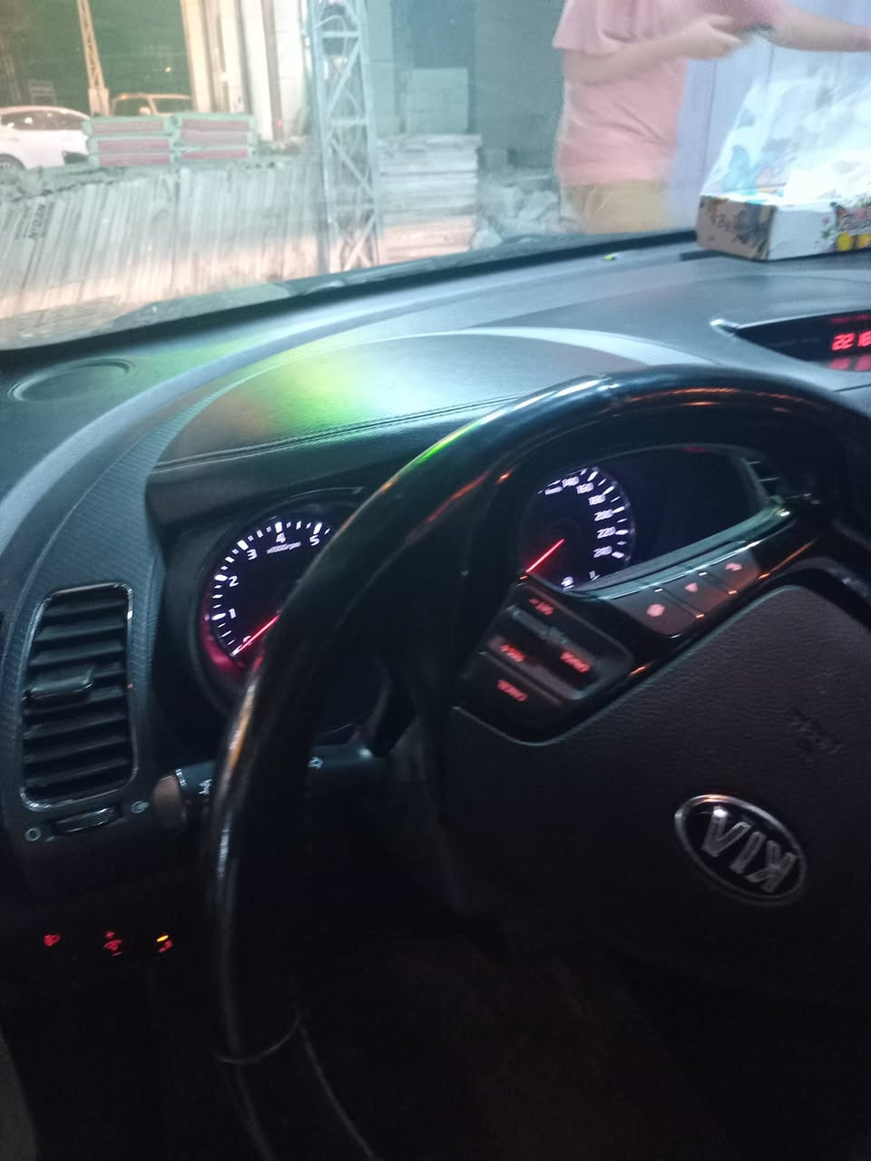 سلام عليكم
موديل 2017 

كيا سيراتو خليجي 
وارد ايراني فول مواصفات vip
مكفولة من الصبغ والتبديل والفتح ع وضع الشركة
ماشيه ٩١ الف كيلوا 
محرك 2000 دووم وليس1600
رقم بغداد ألماني تحويل مباشر 
مكان السياره بابل المركز 
السعر ب140وبيها مجال للشراي 
للاتصال *********** بي واتساب فقط 
***********
بيع او مرواس بأقل منها
