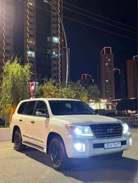 لاندكروزر GX • ٢٠١٠ • ٣٠٠٬٠٠٠ كم