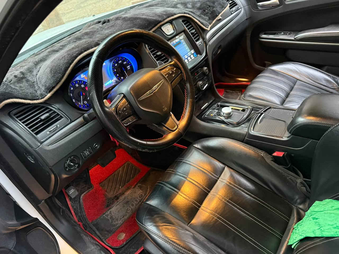 السلام عليكم اوباما S 300  موديل 21 مواصفات الاس معروفة حادثه سرقة 3 قطع فقط بدون ضربة بدون ضربة عارضة 250$ للتواصل ***********
