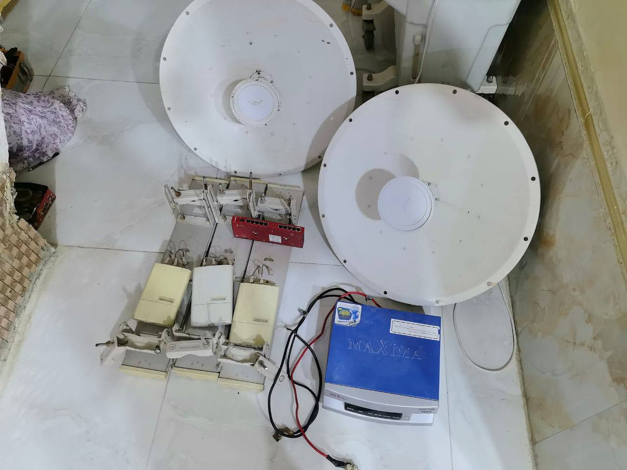 سكاتر عدد 3 مع 912-5g
دش 30 - 912,6g
عاكسه 
بطاريه 
هب 2011
حديد 35 /4 قطع 
كايبلات
فراكات
***********
