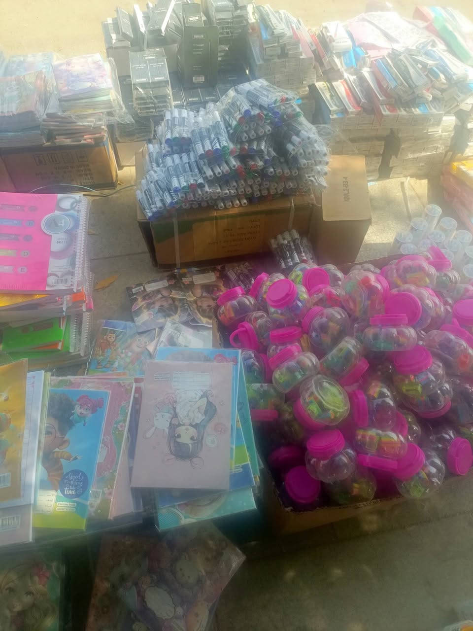 للبيع جمله مفرد وبأسعار الجمله انواع القرطاسيه
