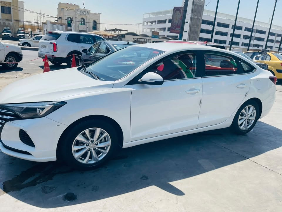 شانجان ايدو بلس 2024
.
التفاصيل والمواصفات :
*المكينة : 1600CC تنفس الطبيعي 
*الگير : CVT من شركة AISIN اليابانية .. حيل مريح واقتصادي . الرون 1.6 RPM

📌ماشية 50الف فقط 

بدون ضرر فقط بارد في مكانين صغار 

أبعاد السيارة :
الطول 4730 ملم
العرض 1820 ملم
الارتفاع 1505 ملم
طول قاعدة العجلات 2700 ملم
*اكبر واعرض من الالنترا والكورلا

انظمة البريك : ABS + EBD + TCS + ESC + BA + HHC 

التبريد قطعتين امامي خلفي + امكانية عرض التبريد وتحكماتة بالشاشة
*بيها نظام الصعود بالمرتفعات يثبت السيارة لحد ما تدوس بانزين وتصعد بدون ما تسرح ابد
*كهربائيات السيارة من شركة BOSCH الالمانية
*بصمة + تشغيل عن بعد
*انظمة قيادة ( عادي + سبورت )
*شاشات اثنين قياس 10 انش
*تحكمات ستيرن : مثبت سرعة + تحكمات الراديو + التحكم بشاشة السائق 
*ويل المنيوم قياس 16
*السكان يتعدل بأربع اتجاهات
*ايرباگ للسائق والراكب
*كاميرا خلفية دوارة + حساسات خلفية
*مواصفة بالصندوگ من توكف يمة ثواني ويفتح وحده ( بحالة شايل غراض ثقيلة )
*الكشنات : حضن لون بني .. جلد
*كرسي السائق يدوي بـ 6 وضعيات
*كرسي الراكب يدوي بـ 4 وضعيات
*اثنين USP امامي + واحد خلفي
*المرايات الجانبية تعدل كهربائياً
*ليد امامي خلفي
*اشاير بالمري
*حساس اطارات
*هاند بريك كهرباء
*السيارة ما تتقفل بحالة نسيت البصمة داخلها
* من تطفي السيارة يشتغل تنبيه بحالة ( فار الستيرن يمنه او يسرة يعني مو عدل - اذا طفيت السيارة وما مبيت - اذا طفيت السيارة وناسي تطفي اللايتات / اذا بحالة سديت الصندوگ والسيارة ما مقفلة تضل تدگ هورن للتنبيه )
*هواي مواصفات حلوة بعد من ضمن الشاشة مثل تحويل شاشة التلفون على شاشة السيارة + تحكمات بـ بعض المواصفات الاضافية
.
ملحقات السيارة :
* بصمة ثانية
* سبير طوارئ + جك
* كتلوك السيارة

 سستم صوت بايونير 1200 واط
.
طبعا ادير بنزين فقط محسن 🤍 تكدر تخبط

رقم بغداد 
.

باسمي وتحويل مباشر 
'

السعر 115 .. 
رقمي ***********
