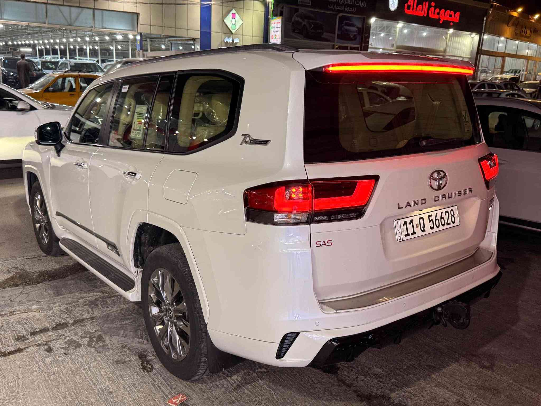 لاندكروز 2022 ساز سبيعنية ام التطبيق
فئة GXR لمتد
فول 1/1 محرك 6 سلندر تنفس طبيعي حجم 4000
ماشية 83 كم قابل للزيادة
فتحة سقف + بصمة دخول وتشغيل
كراسي جلد + تبريد + تحكم كهربائي
جنطة كهرباء + 3 شاشات تدعم ماربلي
حساس امامي وخلفي
ثلاجة وسطية + قفل اكسل + دفلوك
السيارة كفالة من الصبغ فقط بيها رصعة عدلتها بارد مقدار 4 اصابع بذيل جاملغ السايق سونار موجود وشرط الفحص
رقم بغداد بأسمي هزة وفحص وسنوية كله جديد
السعر 585 $
مكاني بغداد معارض الكريعات
للاستفسار / *********** بغداد, العراق
