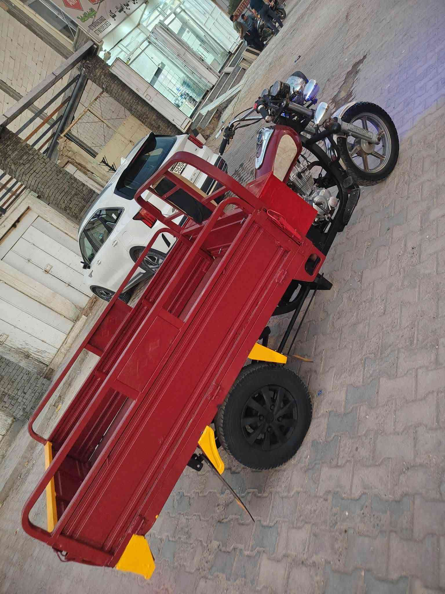 سلام عليكم ستوته للبيع أوراق اصولي مديل 2016 وبيهه محرك 2023 شاصيهه وركبتهه مكفولات كفالة عامه لا لحيم ولامعجون بيهه تخم تاير جوبلس جديد كهربائيات كلهه جدد وشغاله دبلات شغاله نكره سلف ستوته مصبوغه حراري اثار جرد وصابغهه للجماليه نضافتهه نفس البصوره مكانهه الديوانية ***********
