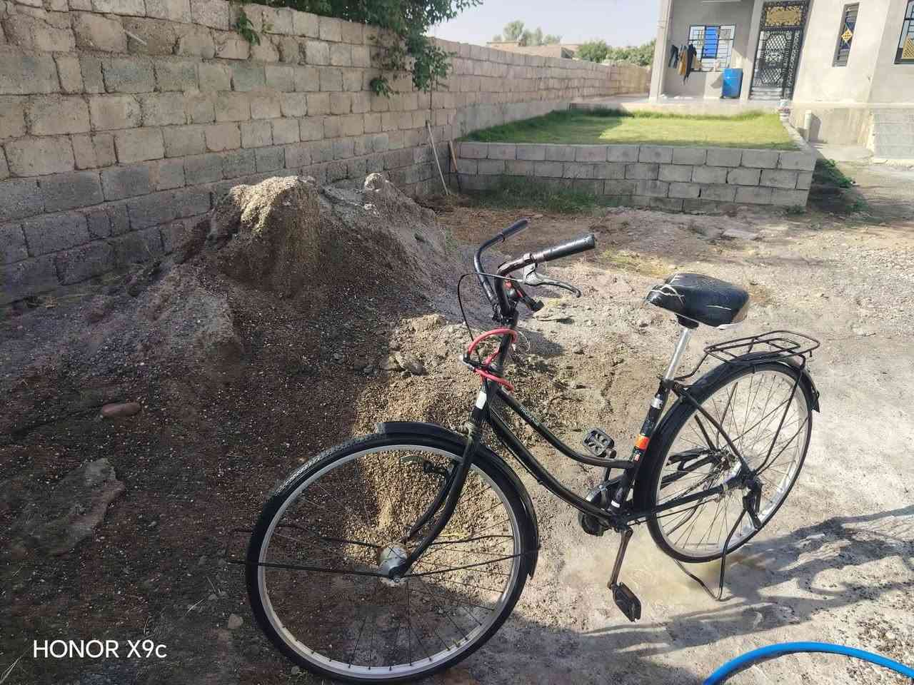 السلام عليكم بايسكل للبيع حجم 27 السعر خاص  الخاص مفتوح وحياكم الله الاتصال على الرقم *********** 💁🙋

نص مكتوب في الصور:
- HONOR X9c