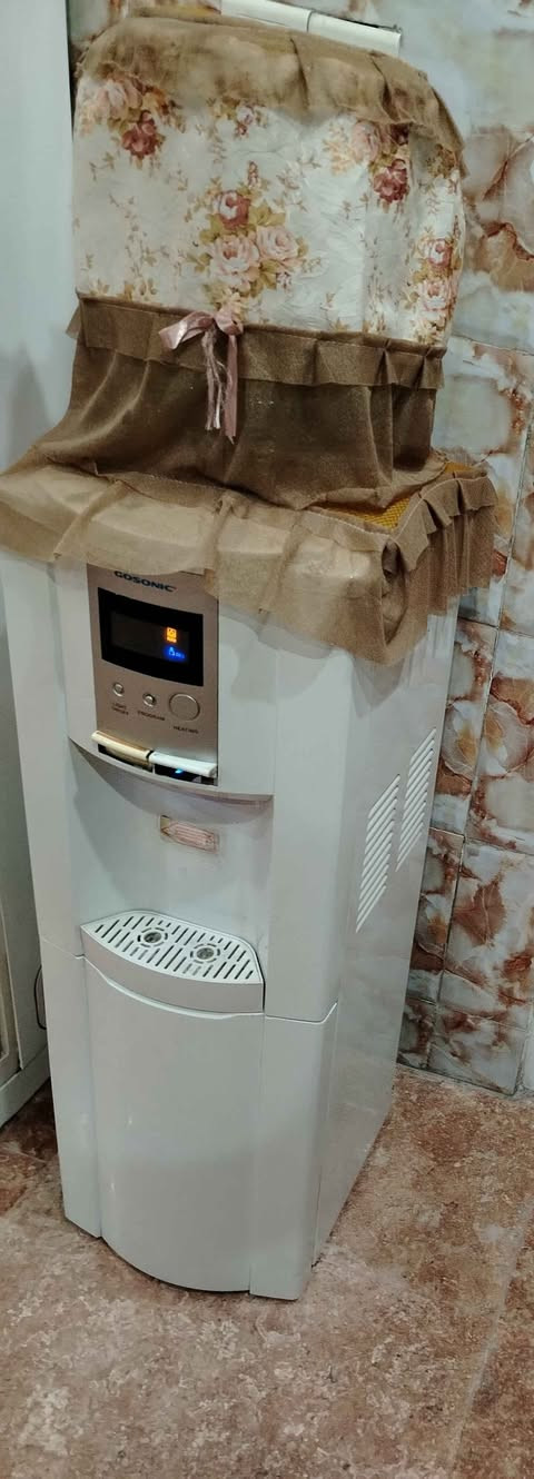 براد ماء ماركة جوسونيك اصلي باب اول جدا نظيف استعمال قليل سعر 90 بي مجال بغداد الحبيبية *********** يوجد واتساب وبالخدمة بغداد, العراق
