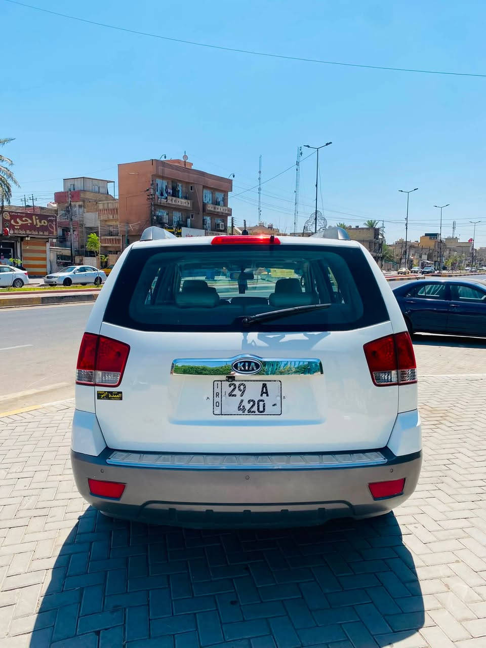 سلام عليكم بيع مديل ٢٠١٢  خليجي موصفات نص فول فورويل سلايت مكفوله من الضربه  بس بيه مكانات صبغ بدون دواخل رقم واسط مميزً  دولي بسمي سياره جاهزه محرك كير مكفولات تخم تاير تبريد جاهزه سياره ع يدي مابيه اي نقص السعر مع الرقم ١٣٢ وبيه مجال مكاني بغداد الستفسار ***********
