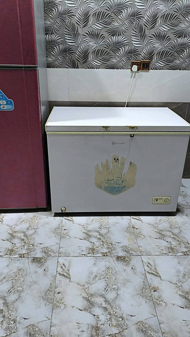 المبردة 50
المولدة 75
الثلاجة والمجمدة 300
التخم 350
الطاولة وكراسيه عدد5 70
المكان الجدول الغربي 
رقم صاحب الغراض ***********
