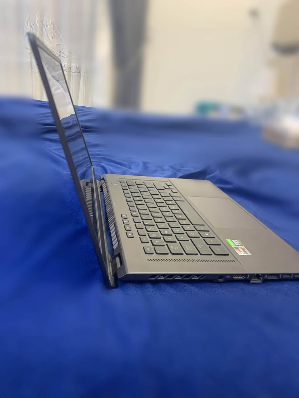 السلام عليكم
لابتوب ASUS ROG ZEPHYRUS G15 استخدام كلش قليل وهاي مواصفاته ونظافته كدامكم
السعر (مليونين) العنوان البصره للتواصل ***********
