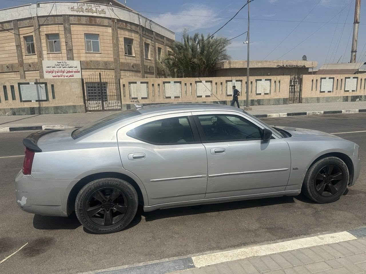 جارجر ٢٠١٠ للبيع فقط
كصه قمارة
كير مكينه كفالة
تبريد ثلج 
حدادية تمام
بيه لوحات اصلية بدون سنوية
بصرة 
***********
سعر ٣٥ بيه مجال
