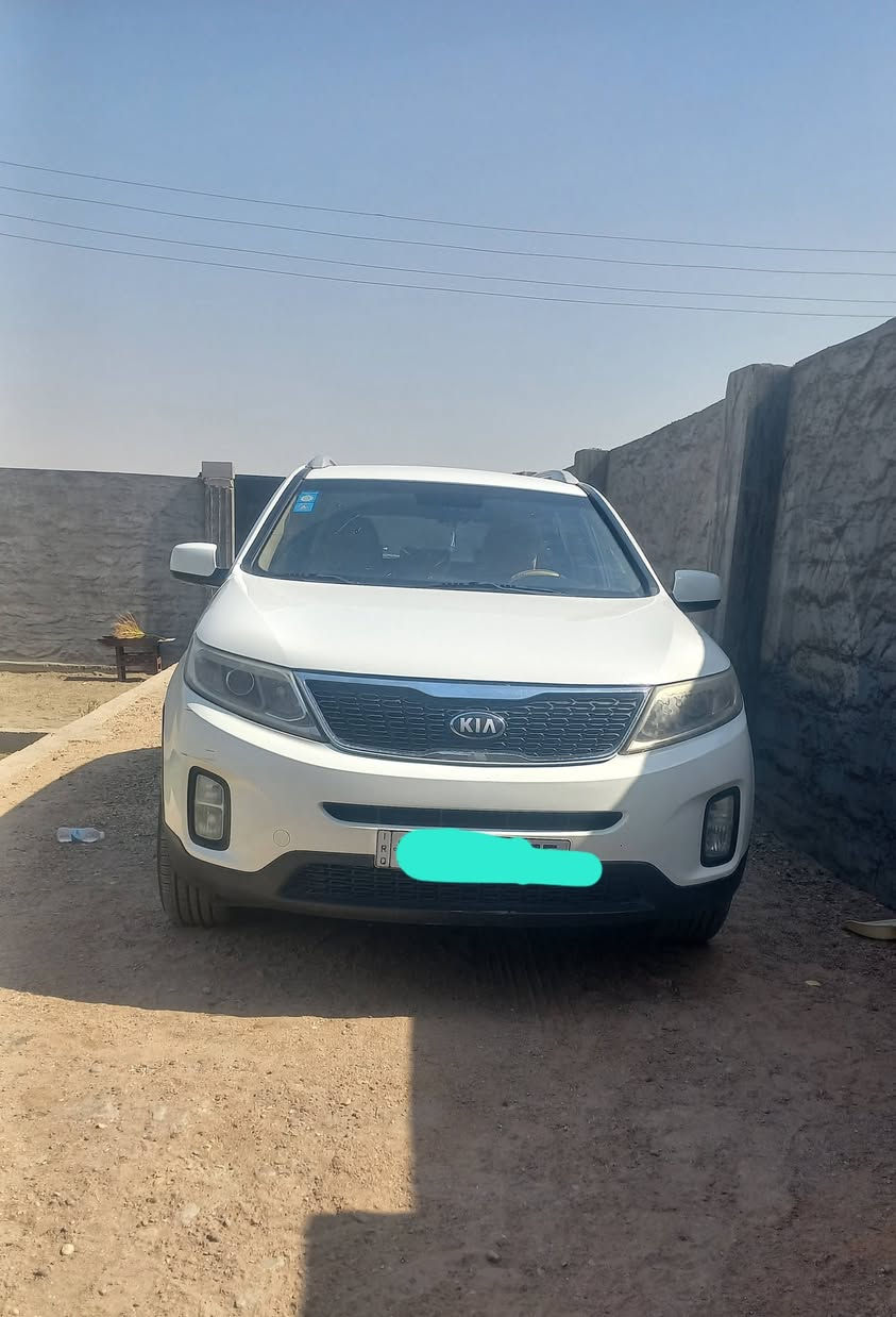 سورنتو ١٣ خليجي شكل ١٥بدون صبغ للبيع اومراوس سوناتا اوالانترا ١٨ المكان الرمادي ***********
