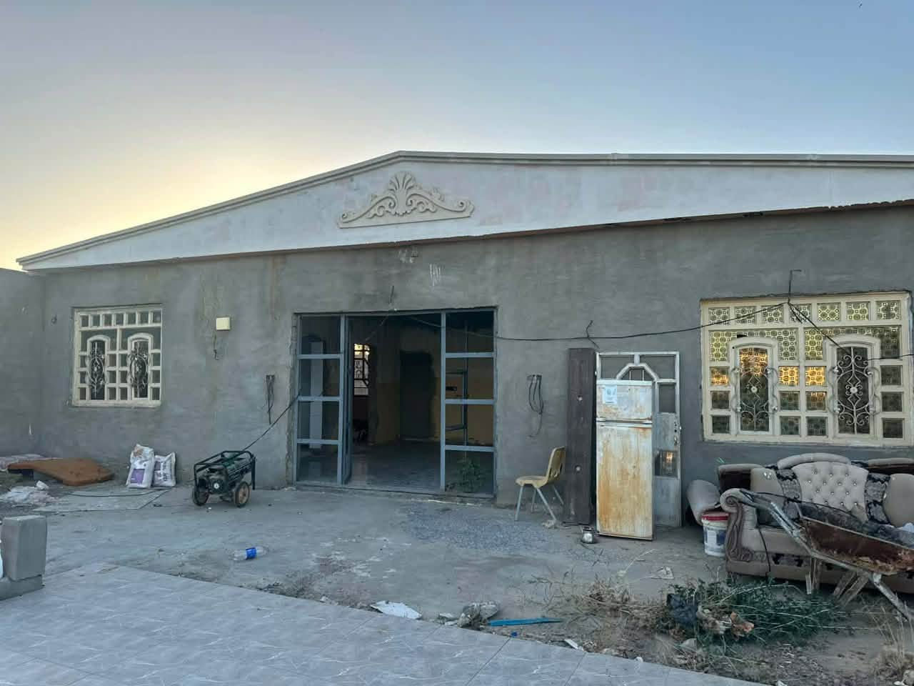 إسلام عليكم بستان للبيع كلك المساحه ١٠٠٠متر الموقع شارع الايمام خلف نادي بلد الرياضي ناقصها شي قليل وتكمل السعر ٣٥ وبيه مجال ***********
