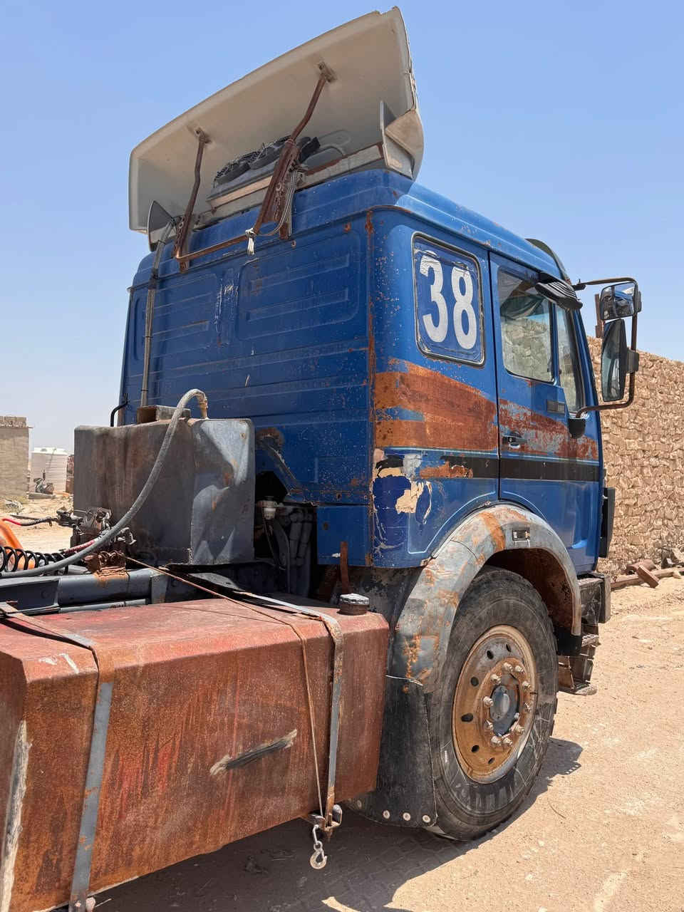البي للبيع موديل 85 رقم اصولي مربوطه مكينه 8 محسن 28 كير 130 تبريد ثلج تايرات عوزها 3 ازواج سعر 160 ورقه سياره جاهزه للشغل عربانه برازيلي جك تركي مكان نجف *********** ابيعها كلها
