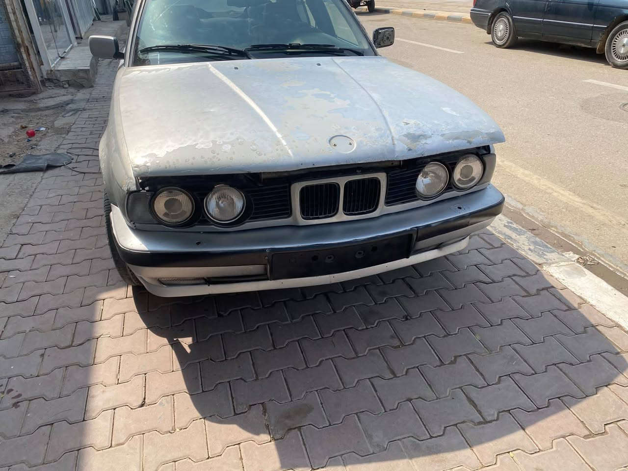 بي ام دبليو 525 • رقم بغداد • محرك فانوس مسكر