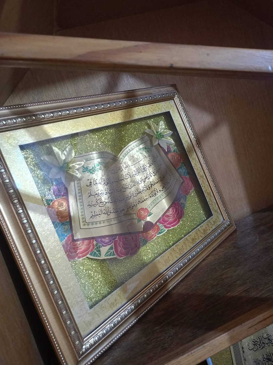 سلام عليكم عندي مكتبه  مال كتب للبيع صاج تسگام قوية كلش سعرها 125 وبيها مجال تجي وياها هذني الصورتين الي داخل مكتبة مجاني ومدات همينه موجوده بالصورة طولها اربعه امتار والعرض متره مدات باكيتهن جديدات فول نضافة  عنوان ناصرية منصورية للأتصال ***********
