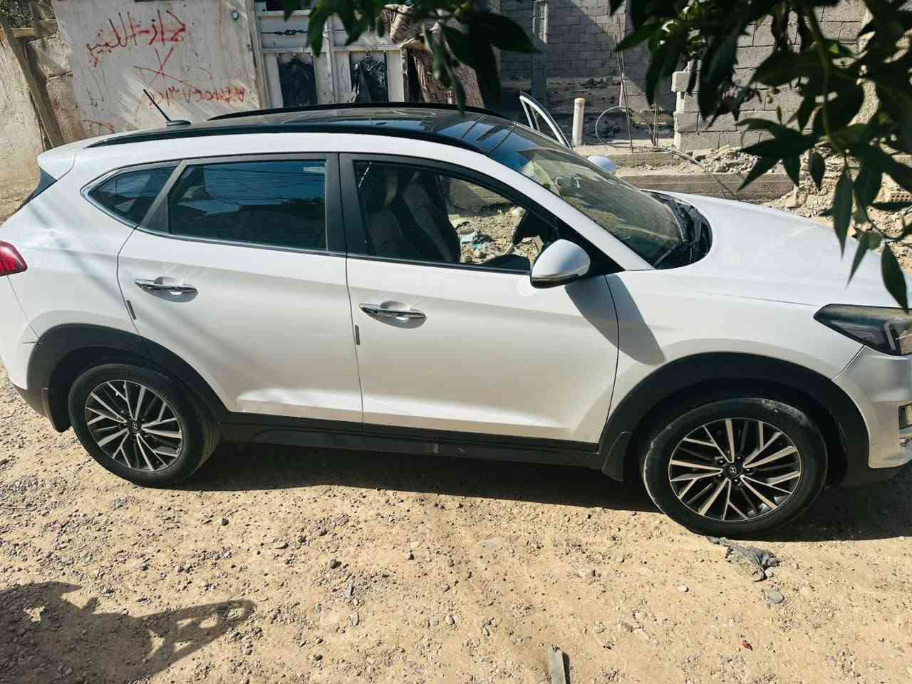 سلام عليكم توسان البيع 🤎 موديل ٢٠ فول مواصفات بنرامه شباك الد كشنات كهربائيه سياره ماشيه ١٣٦ حقيقي سعر سياره 180 وبيهه مجال شي قليل مكان سياره بغداد فلكت حي نصر سياره بسمي تحويل ثاني يوم ❓ رقم ***********
