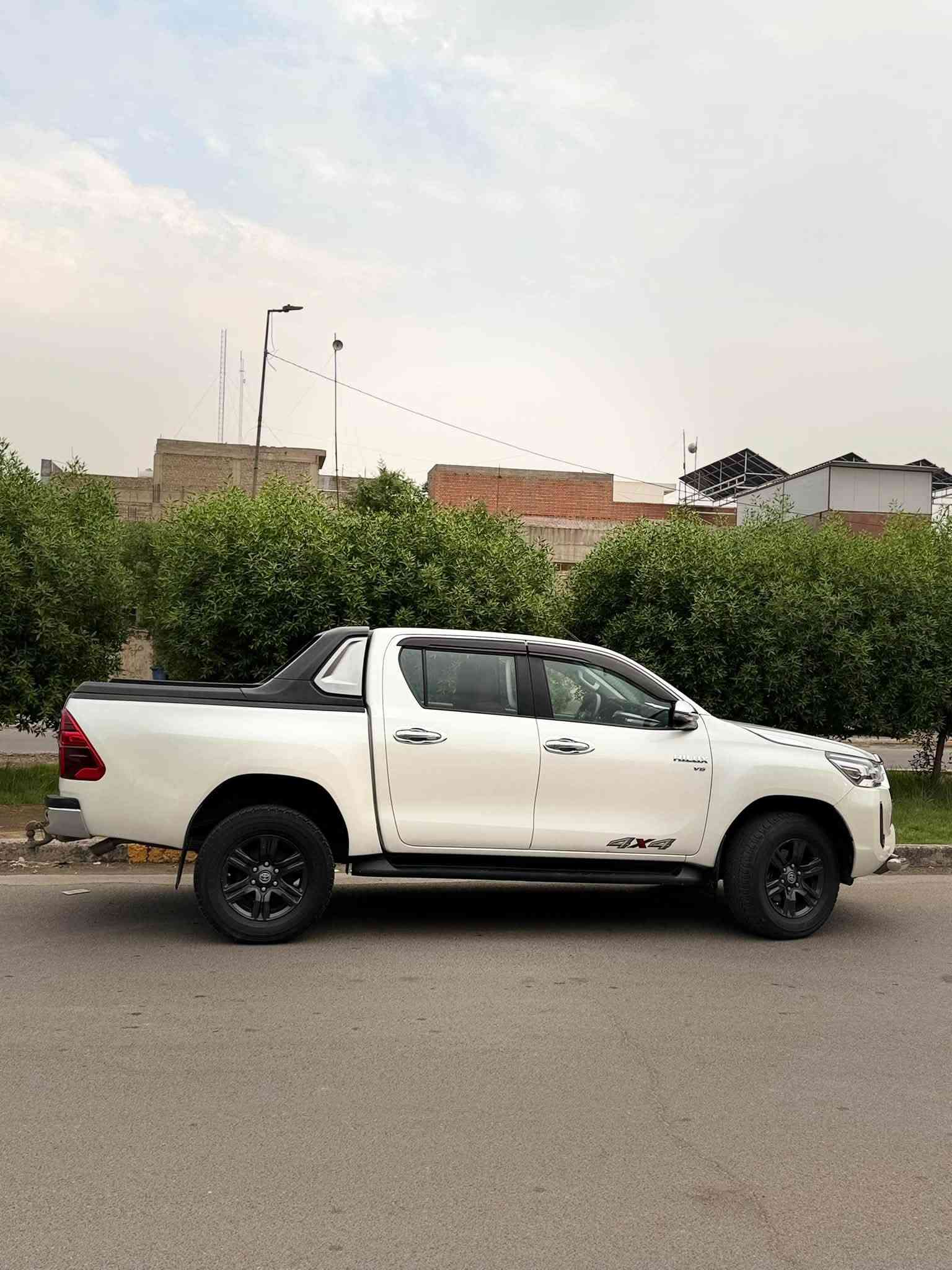 هايلوكس بيكم • ٢٠٢٢ • V6