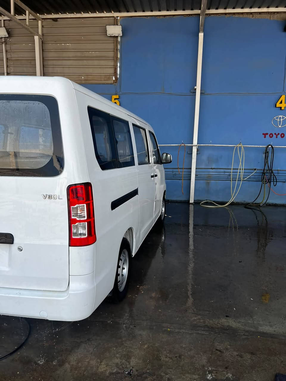 للبيع.. باص فاو v80
ماشي 34 الف حقيقي الباص على وضع الشركة 
تبريد شغال 
مكينة  شرط
كير  شرط
هزه  وفحص كاملة
 هيئة مصفره
وسيارة جديدة..
رقمها بغداد 
 السعر 70$ وبيها مجال بسيط
***********
