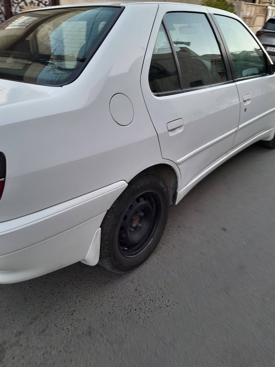 بيجو ٣٠٦ موديل ٢٠٠٣ تبريد صبغ بنيد وباب خلف السائق محرك وكير جديد تخم تاير بأسمي سنويه٢٠٣١ السعر ٥٠ ورقة وبيها مجال ماشية ١٣٠ رقمي ***********
