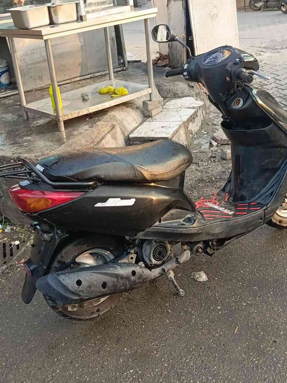 سلام عليكم  دراجه لكزز نضيفه
سعر 650
وبيه مجال للستفسار***********

