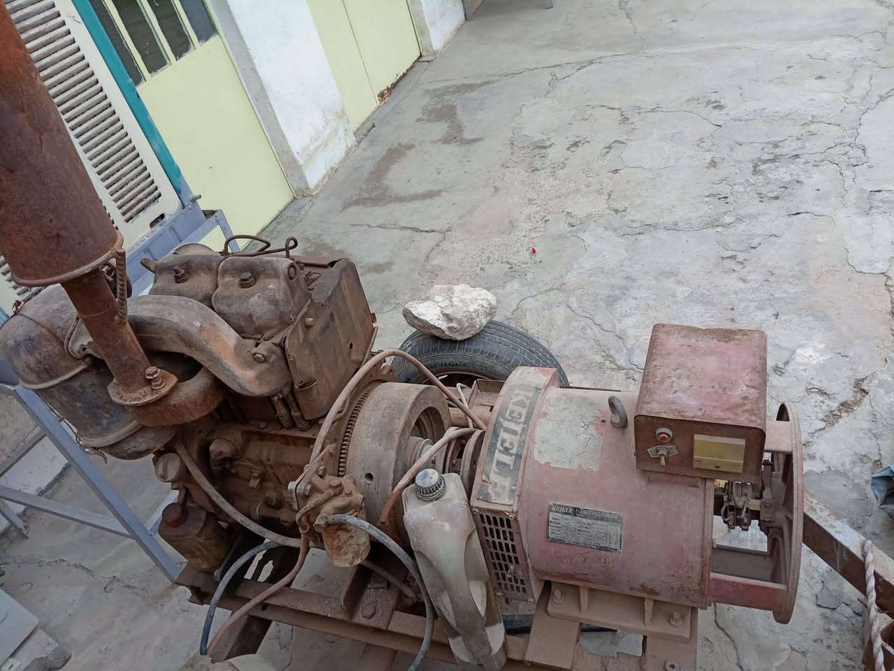 مولده دويز بستمين  ٥١١ مع شاصي كامل 
توليد 15KV كيفي
٦٠ امبير شغال بدون اي عيب 
سعره 12$ ورقة 
‏‪***********‬‏
العنوان/ طوز كركوك, العراق
