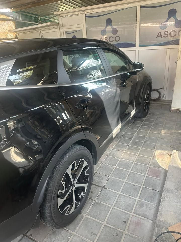السلام عليكم للبيع سبورتج امريكي موديل٢٣ مواصفات EX ماشيه ٧٥ الف شاشه متصله تدفئه كشنات نضام ايكو كشن السايق كهرباء الحادث فقط مال امريكا موضح بلصور مع رقم الشاصي للتاكيد السعر 180$ وبيها مجال
رقم الهاتف *********** متواجد واتساب
مكان بغداد الدوره
