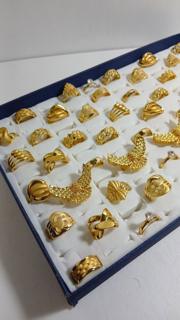 عرض عرض عرض❗️❗️❗️❗️❗️
اخر كارتونه من هذه الاكسسوارات  ٤٠٠ قطعه ب٣٠٠ ألف فقط كله برازيلي مشكل محابس قلايد كلبجات سوارات فرفشه بتوت
فحص الكارتونه يم المندوب اذا  مو نفسه واحلى مرجوعه
للحجز ***********
