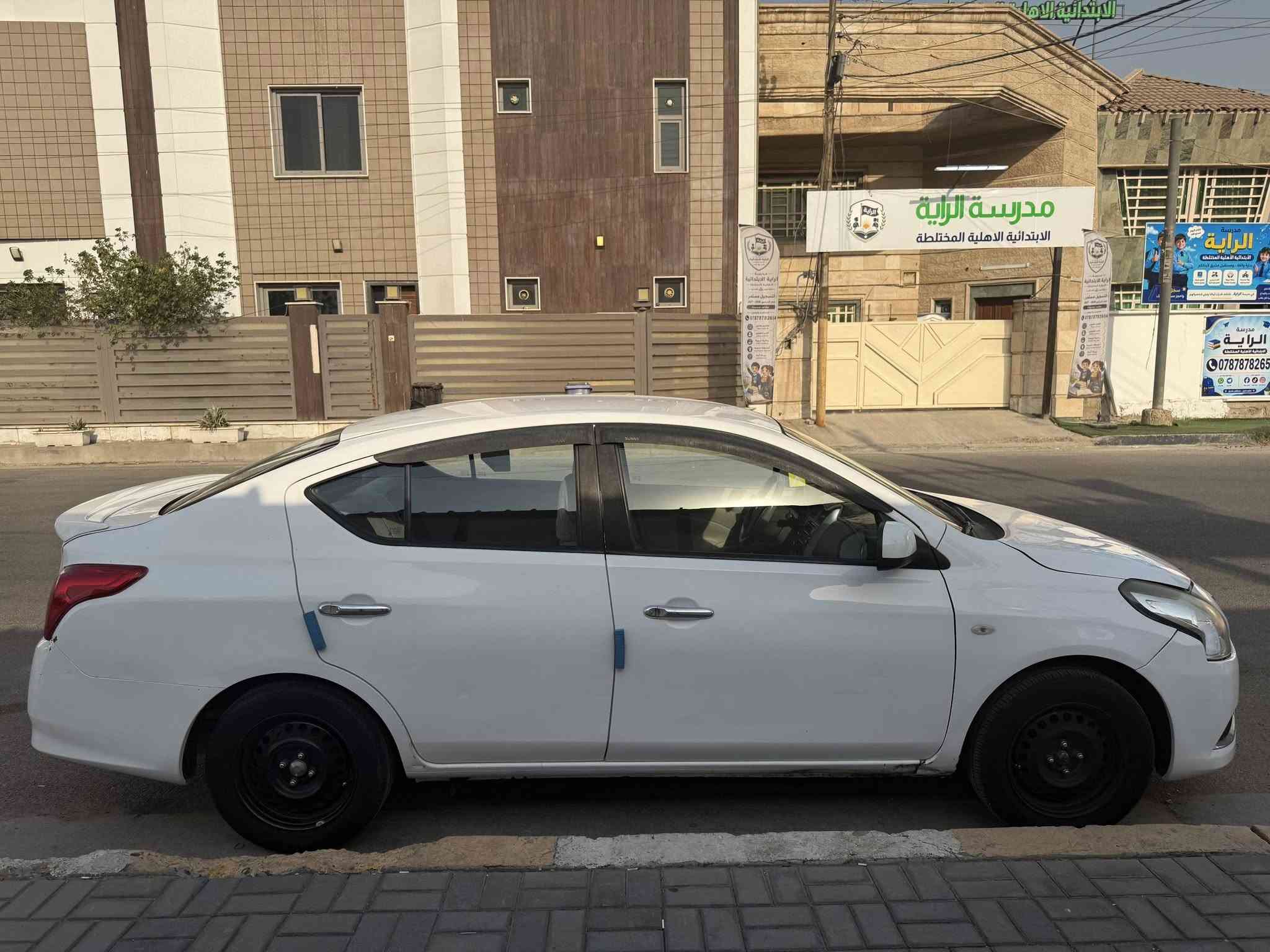 السلام عليكم 
نيسان سني 2021 هندي رقم اربيل بأسمنا شرط التحويل 
السيارة بيها ملاحظات بسيطة نص قبق الجنطة مصبوغ و٣ مكانات بارد على شبر شبر محرك كير على وضع الشركة بلاديات
السعر 95 وبيها مجال عنواني بغداد حي الحسين قرب جسر العامرية ***********
