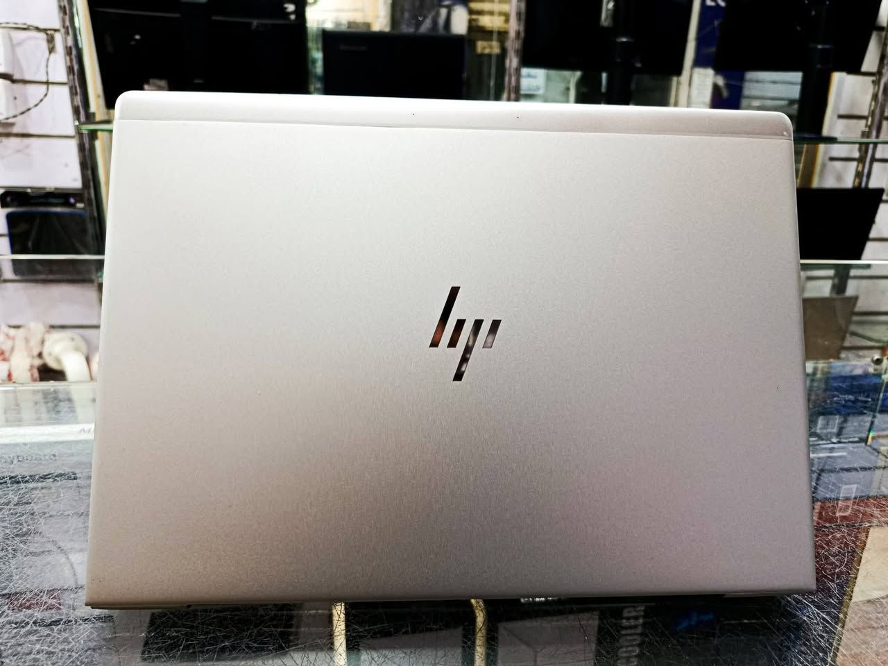 الموديل: HP EliteBook 840 G5
المعالج (CPU): Intel Core i5-8350U

​الذاكرة العشوائية (RAM): 8GB DDR4

​الهارد (Storage): 256GB SSD NVMe

​كرت الشاشة (GPU): Intel UHD Graphics 620 (مدمج)

​الشاشة: 14 بوصة بدقة Full HD (1920 x 1080) IPS

​نظام التشغيل: Windows 11 Pro (64-bit)
الملحقات:شاحن أصلي من hp
النظافة: 95%

السعر 315الف قفل

المكان:واسط

***********
