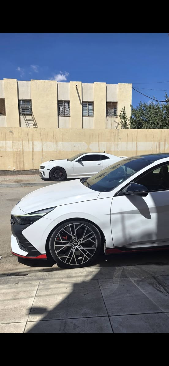 للبيع أو المراوس
N 2033 حادث جاملغ وربع البنيد بدون دواخل ماشية ٤٣ ميل 
مكان السيارة كربلاء سعرها مناسب للتواصل 
***********
