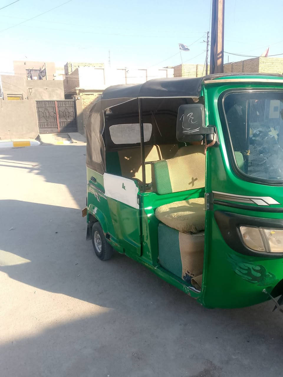 سلام عليكم تكتك للبيع موديل 21شهر 12 بالسنويه 22 مكينه كفاله سعر 6500 وبيه مجال حك جيه مكان غراف لاستفسار ***********
