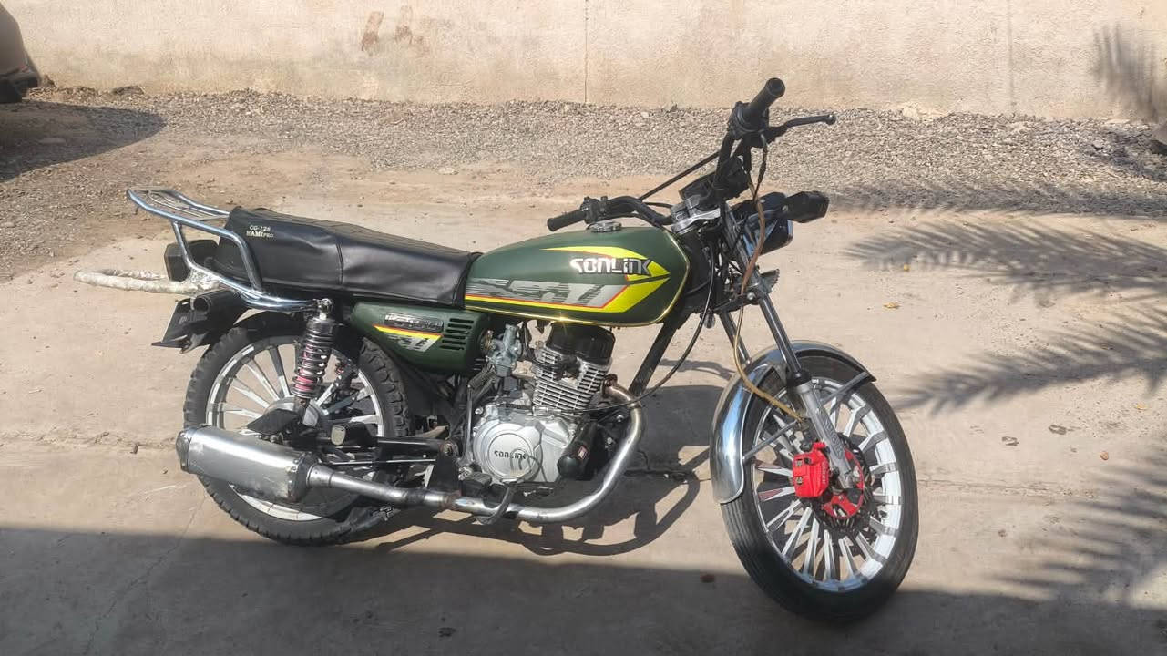 سلام عليكم سونك
محرك 200cc
2024 
اوراقها كامله ضاغطه وزنجيل مكينه بلاديه برغي ما مفتوح بيها عيزها ترتيب شويه شلعه مالتها ورزانه كهربائيت كله شغاله للبيع سعرها675وبيها مجال العنواني صلاح الدين بلد ناحيت يثرب  النتصال ***********
