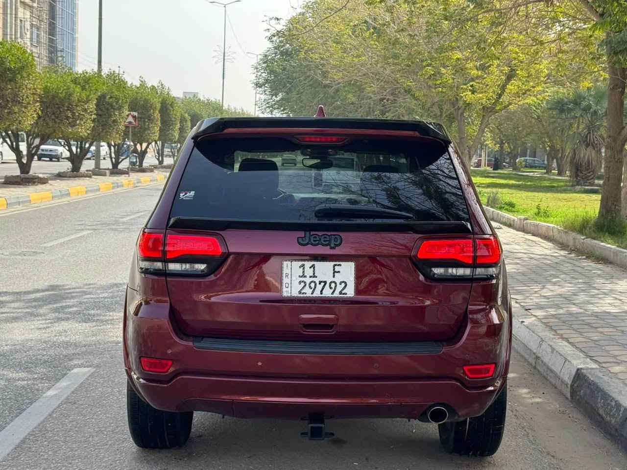 السلام عليكم 
للبيع جيب لاريدو بلاك توب موديل 2019 
السياره بأسمي تحويل ثاني يوم 
حادث السياره جاملغات 2 امامي وبنيد تبديل
والبيبان بيهن صبغ اثر شخوط من جهة السايق / وصور السونر مرفق بالمنشور 
ماشيه 106 الف ميل السياره استخدام شخصي ونضيفه وفول مواصفات مناقصه شي وسعر مناسب 
#السعر 180 ورقه وبيها مجال شي قليل للشراي 
عنوان السياره بغداد / حي القاهره 
الاستفسار الاتصال *********** بي واتساب
