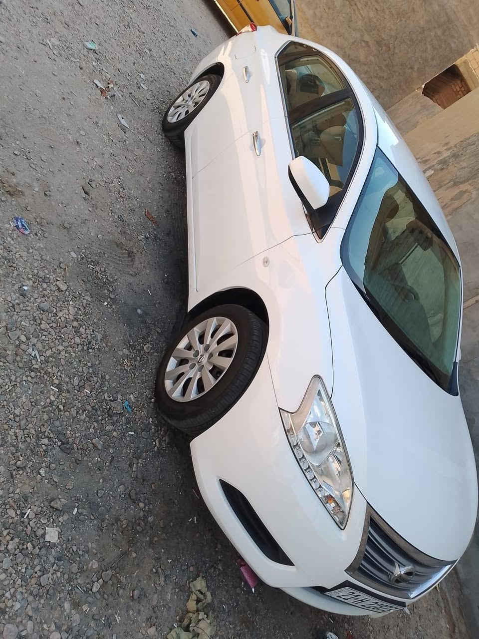 السلام عليكم نيسان سنتره محرك 1600 ماشيه 70 سبير منازل مقفوله من الدعاميه لدعاميه السعر 130  وبيه مجال مكان فلوجه ***********
